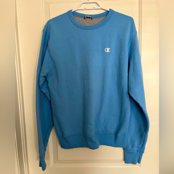 Champion Sweaters - CHAMPION crew neck sweatshirt size S